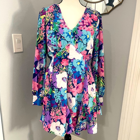 Floral Long Sleeve Dress 🌸 - Picture 2 of 8